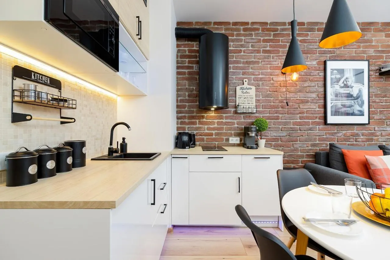 Movie Jacuzzi Apartment At The Main Station By Noclegi Renters Krakau
