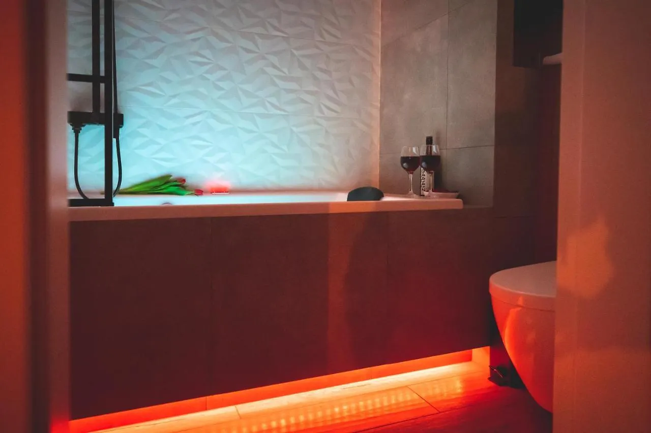 Movie Jacuzzi Apartment At The Main Station By Noclegi Renters Krakow