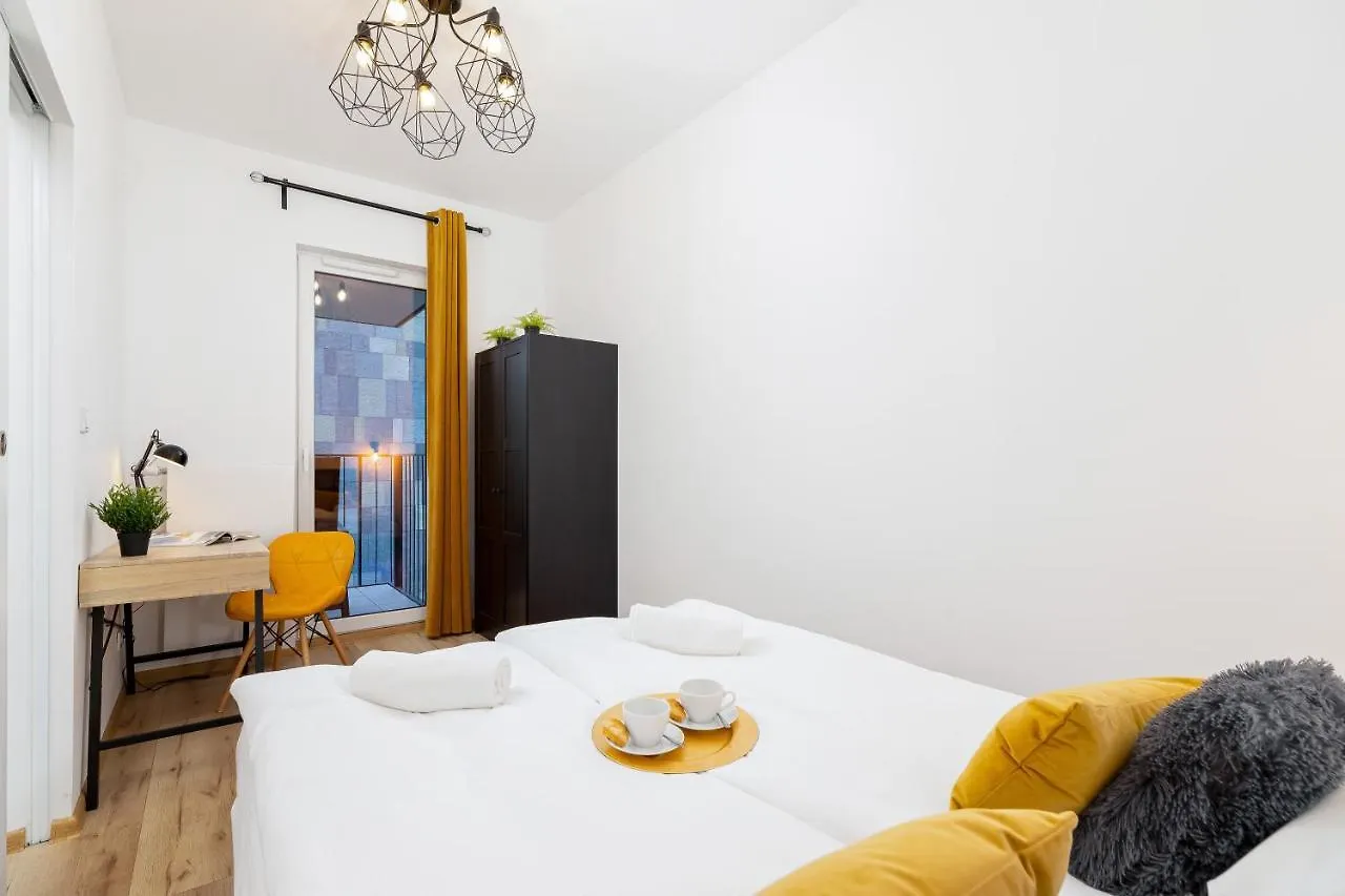 Movie Jacuzzi Apartment At The Main Station By Noclegi Renters Kraków