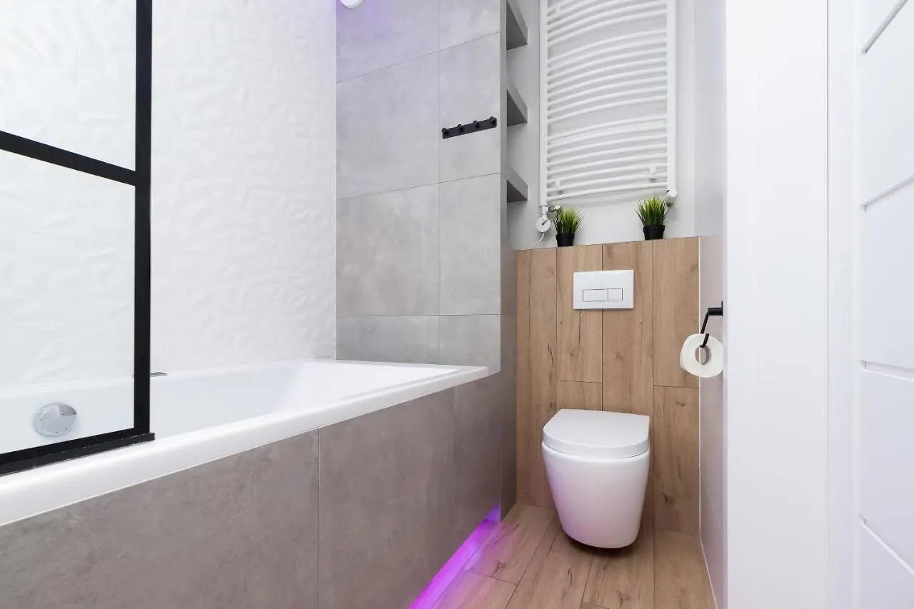 Movie Jacuzzi Apartment At The Main Station By Noclegi Renters Kraków
