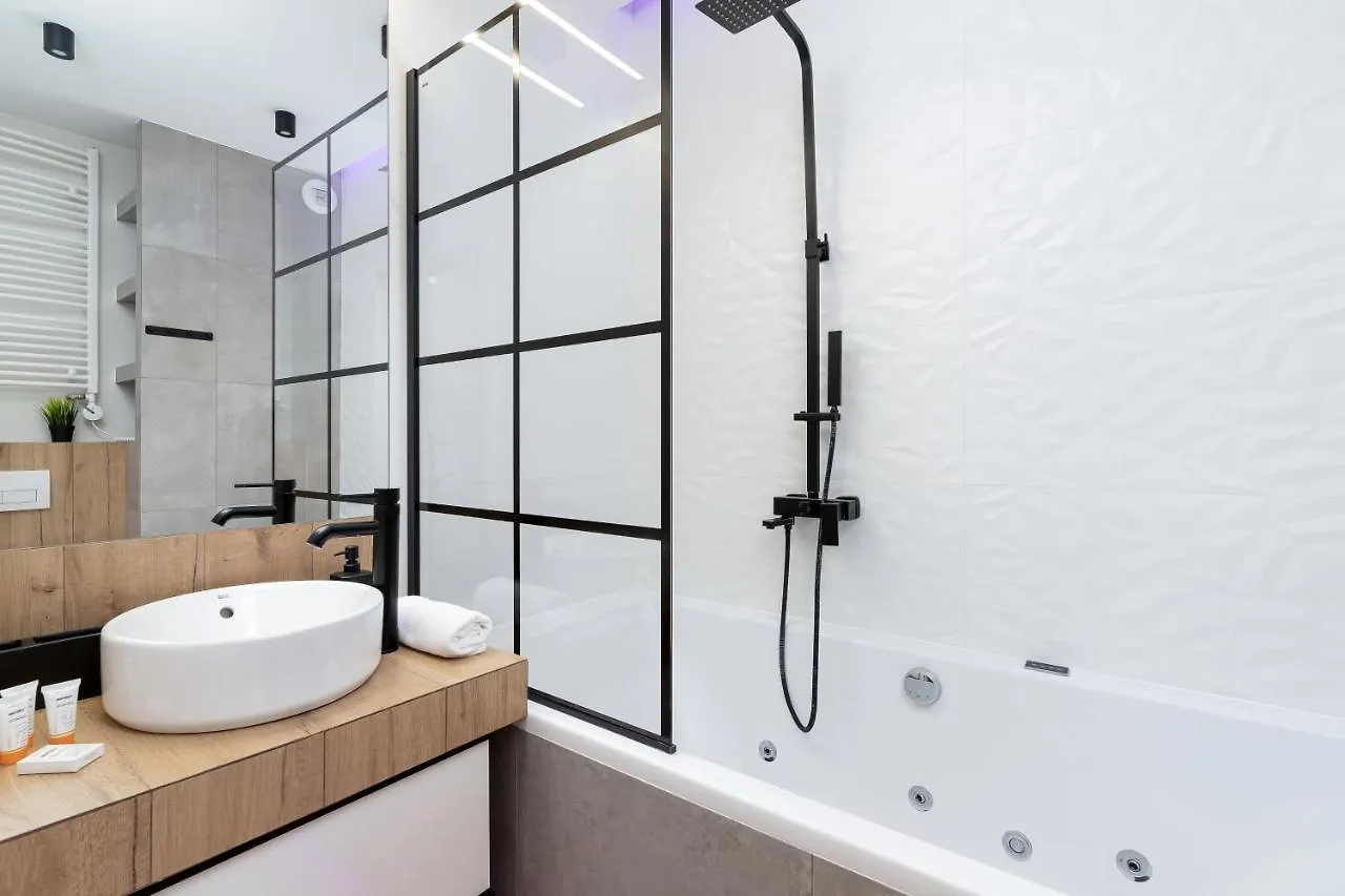 Movie Jacuzzi Apartment At The Main Station By Noclegi Renters Krakow Poland